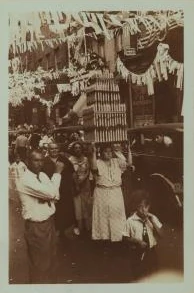 Crowds proceeding along Oak Street, August 16, 1935.